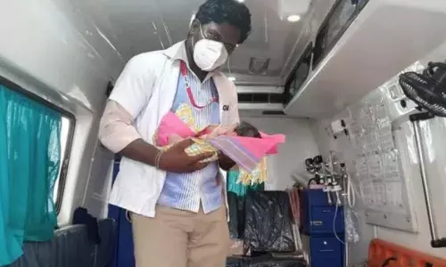 கரூர், லாலாபேட்டை அருகே ஆம்புலன்சில் குவா குவா : தாயும்,சேயும் நலம்