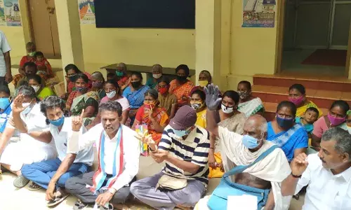 இலவச வீட்டுமனைப்பட்டா வழங்க வலியுறுத்தி கோவில்பட்டியில் போராட்டம்