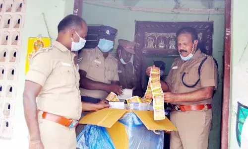 பண்ருட்டியில் தடைசெய்யப்பட்ட புகையிலை பொருட்கள் பறிமுதல்