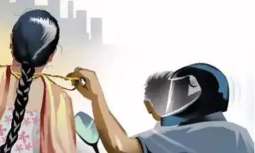 ஓசூர்: குழந்தையுடன் சென்ற  பெண்ணிடம் 6 சவரன் நகை வழிப்பறி