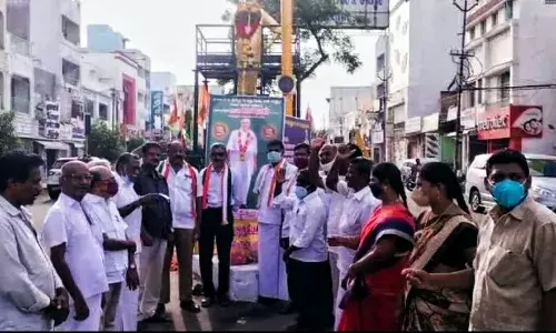 கரூரில்  காமராஜர் பிறந்தநாள் விழா:  பல்வேறு அமைப்புகள் மரியாதை