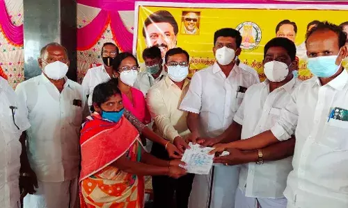 திருப்பத்தூர் அருகே மலைகிராம மக்களுக்கு ஜாதி சான்றிதழ் வழங்கப்பட்டன