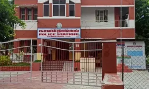 ஊராட்சி மன்ற தலைவியை தாக்க முயற்சி அ.தி.மு.க. பிரமுகர் மீது வழக்கு