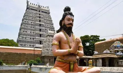 அருணகிரி நாதருக்கு முருகப் பெருமான் எடுத்துக் கொடுத்த முதல் பாடல் அடி