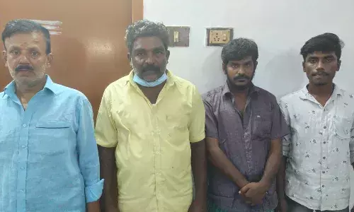 திருச்செங்கோட்டில் 13 வாடகை லாரிகளை விற்ற 4 பேர் கைது - 11 லாரிகள் மீட்பு