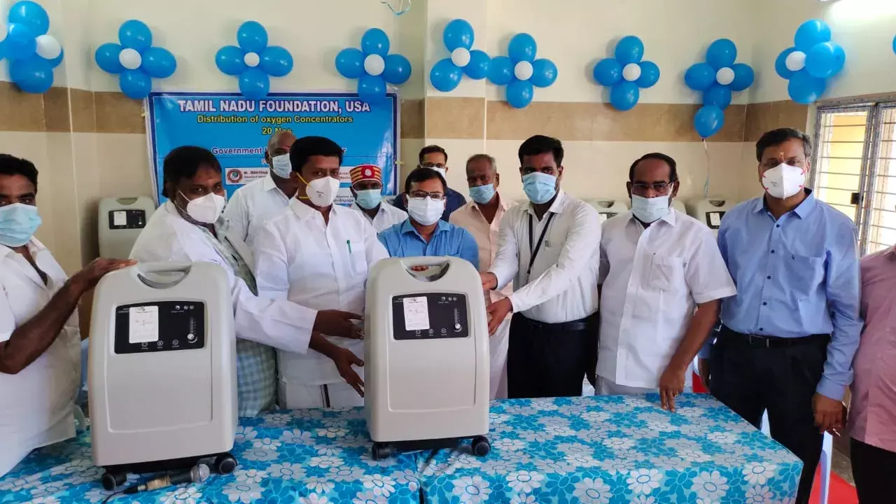 திருப்பத்தூர் அரசு மருத்துவமனைக்கு 20 ஆக்சிசன் செறிவூட்டல் கருவிகள்