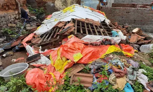 ராயக்கோட்டையில் கனமழை:   வீடு இடிந்து விழுந்து தொழிலாளி பலி