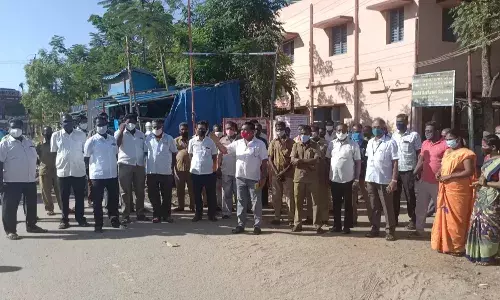 மின் திருத்த சட்டத்தை கைவிடக் கோரி ஊழியர்கள் சங்கத்தினர் ஆர்ப்பாட்டம்