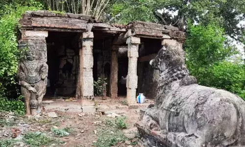 சோழர் காலத்து பேசும் பெருமாள் கோவிலை மீட்டெடுக்க கிராம மக்கள் கோரிக்கை