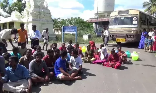 திருப்பத்தூர் அருகே குடிநீர் கேட்டு அரசு பேருந்தை சிறைப்பிடித்து மக்கள் போராட்டம்