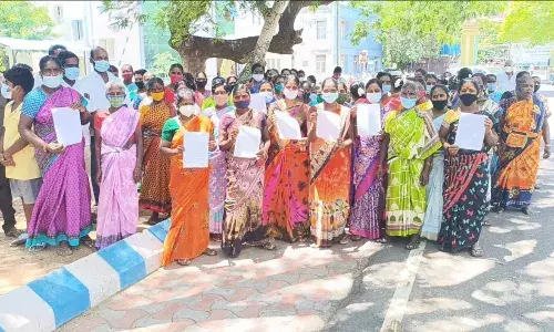 வனத்துறை கட்டுப்பாட்டில் உள்ள இடத்தை மீட்டு, தார் சாலை அமைக்க பொதுமக்கள் கோரிக்கை