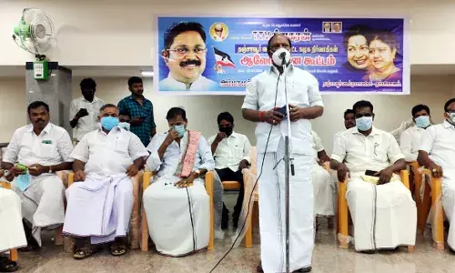 சசிகலா கருத்தை வலுப்படுத்த வேண்டும்: அமமுக நிர்வாகிகள் கூட்டத்தில் தீர்மானம்