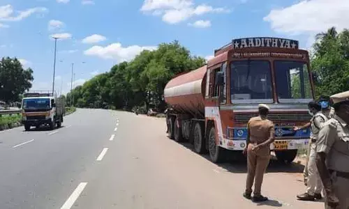 உளுந்தூர்பேட்டை அருகே லாரியில் ஓட்டுனர் சடலம் மீட்பு