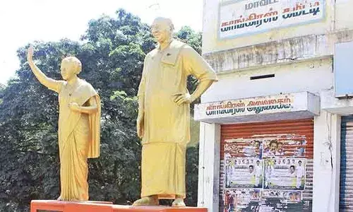 சிவாஜி கணேசன் நினைவு நாள்- நெல்லை காங்கிரஸ் கட்சி சார்பில் மரியாதை