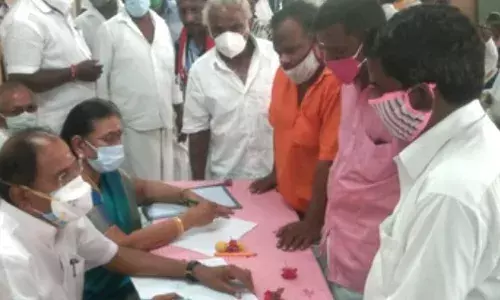 உள்ளாட்சி தேர்தலில் அதிமுக வெற்றிக்கு கட்சியினர்   பாடுபடவேண்டும்: தங்கமணி