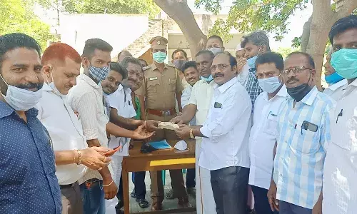 உத்தரமேரூரில் சிசிடிவி அமைக்க  வியாபாரிகள் சங்கம் சார்பில்   ரூ.1 லட்சம் நன்கொடை