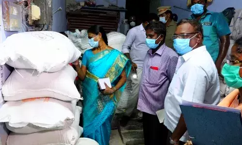 கோவில்பட்டியில் மாவு அரவை மில்களில் பதுக்கி வைக்கப்பட்டு இருந்த 12 டன் அரிசி பறிமுதல் - அதிரடி நடவடிக்கையில் ஈடுபட்ட மாவட்ட ஆட்சியர்