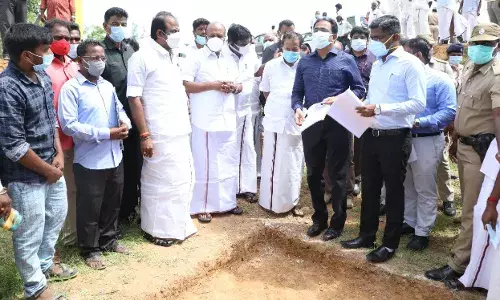 மேட்டத்தூர் கிராமத்தில் நடைபெறும் 100 நாள் வேலை திட்ட பணிகளை அமைச்சர்கள் ஆய்வு