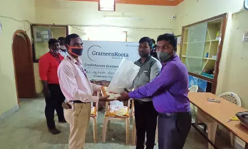 விழுப்புரத்தில் முன்கள பணியாளர்களுக்கு நல உதவிகள் வழங்கிய தனியார் நிறுவனம்