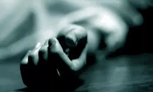 பாலக்கோடு அருகே வெவ்வேறு சம்பவங்களில் இருவர் தற்கொலை பாலக்கோடு அருகே வெவ்வேறு சம்பவங்களில் இருவர் தற்கொலை