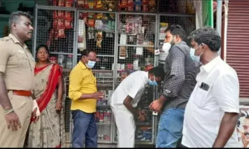 உளுந்தூர்பேட்டை கடையில் தடை செய்யப்பட்ட புகையிலை பொருட்கள்பறிமுதல்