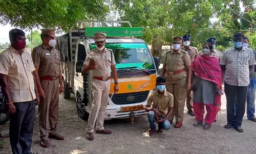 திருச்செங்கோடு அருகே ஆட்டோவில்  கடத்தப்பட்ட 2 டன் ரேஷன் அரிசி பறிமுதல்