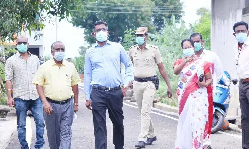 கள்ளக்குறிச்சியில் நடைபெறும் தார்சாலை பணிகளை  ஆட்சியர் ஆய்வு செய்தார்