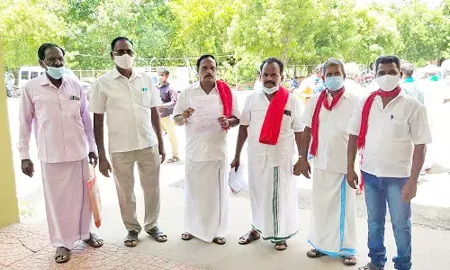 பெரம்பலூரில் மேகதாது அணை கட்டுவதற்கு எதிர்ப்பு தெரிவித்து விவசாயிகள் ஆர்ப்பாடம்
