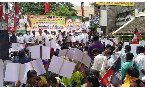 காஞ்சிபுரம் : திமுக அரசை கண்டித்து அதிமுக சார்பில் உரிமைக்குரல் முழக்க ஆர்ப்பாட்டம்