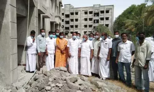கொடிவேரி பகுதியில் கட்டப்படும் அடுக்குமாடி குடியிருப்பு: எம்எல்ஏ ஆய்வு