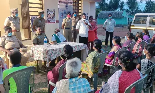 பெண்கள், குழந்தைகள் பாதுகாப்பு குறித்து காவல்துறையினர் விழிப்புணர்வு