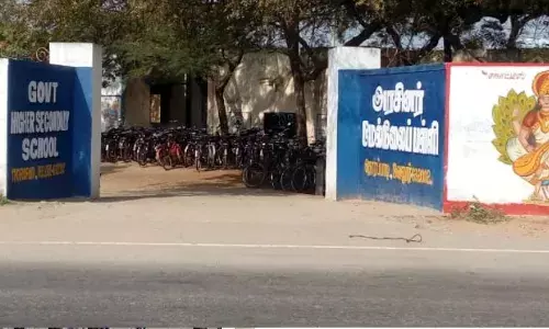 டிசி வாங்கிய மாணவன் பிளஸ் 2 பாஸ்: தலைமை ஆசிரியருக்கு நோட்டீஸ்