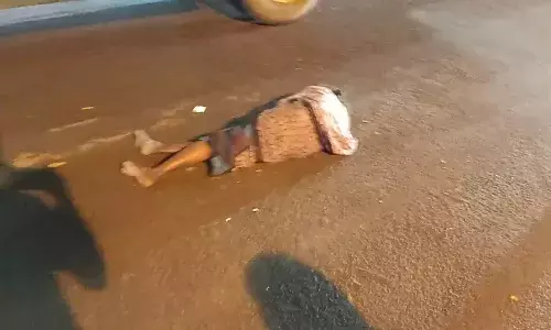 காக்கிக்குள் கனிந்த ஈர மனம் : பெண்ணை  காப்பாற்றிய 3 காக்கி சட்டை