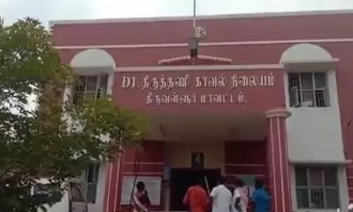 திருத்தணி மாஜி கவுன்சிலர் பைக்கை களவாடியவரை காவல்துறை தேடுகிறது