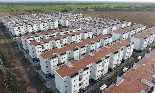 சொந்த வீடு, நிலம் இல்லாதவர்களுக்கு குடிசை மாற்று வாரிய குடியிருப்பில் வீடு