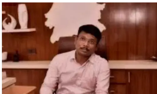 தடுப்பூசி செலுத்தும் சிறப்பு முகாம்களில் மாவட்ட ஆட்சித் தலைவர்  ஆய்வு