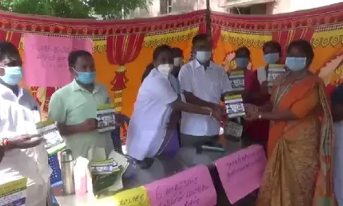 கருங்குழி பேரூராட்சியில் கொரோனா விழிப்புணர்வு துண்டு பிரசுரம் வெளியீடு