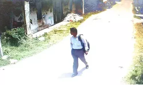 உளுந்தூர்பேட்டை அருகே நகை பாலிஷ் போடுவதாக கூறி நகை திருட்டு உளுந்தூர்பேட்டை அருகே நகை பாலிஷ் போடுவதாக கூறி நகை திருட்டு