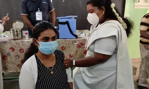 தடுப்பூசி பற்றாக்குறை காரணமாக கோவை மாநகராட்சியில் நாளை தடுப்பூசி முகாம் இல்லை