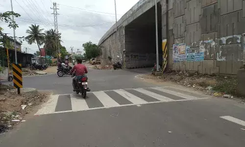 குமாரபாளையத்தில் மேம்பால பகுதியில் வேகத்தடை  அமைக்க கோரிக்கை
