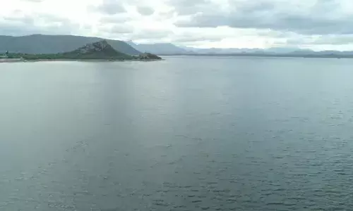 மேட்டூர் அணையின் நீர்மட்டம் குறைந்தது