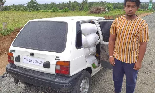 கேரளாவிற்க்கு கடத்த முயன்ற ஒரு டன் ரேஷன் அரிசி பறிமுதல்:ஒருவர் கைது