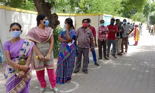 ஈரோடு பெருந்துறை சுற்றுவட்டார பகுதிகளில்  தடுப்பூசி போடும் இடங்கள்
