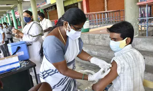 ஈரோடு,அந்தியூர் சுற்றுவட்டார பகுதிகளில்  தடுப்பூசி போடும் இடங்கள்