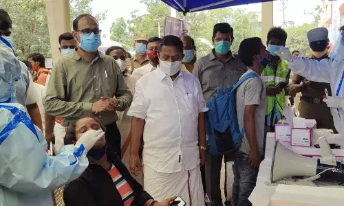 கொரோனா கண்காணிப்பு பணிகள்: ஆட்சியர், அமைச்சர் ஆய்வு