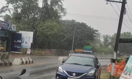 மயிலாடுதுறையில் பல்வேறு பகுதிகளில் பரவலாக மழை: பொதுமக்கள் மகிழ்ச்சி