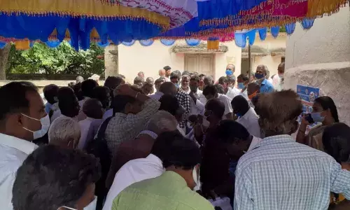 விவசாயிகள் திட்ட முகாமில் கொரோனா விதி மீறல்; வேளாண் அதிகாரிகள் அலட்சியம்