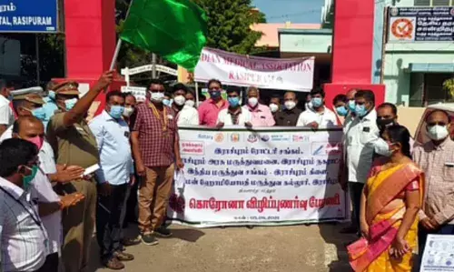 ராசிபுரத்தில் கொரோனா விழிப்புணர்வு  பேரணி: திரளானவர்கள் பங்கேற்பு
