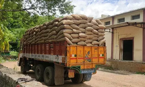 அரூரில் நெல் கொள்முதல் நிலையம் அமைக்க விவசாயிகள் கோரிக்கை அரூரில் நெல் கொள்முதல் நிலையம் அமைக்க விவசாயிகள் கோரிக்கை