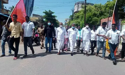 விக்கிரவாண்டியில் முன்னாள் முதல்வர் கருணாநிதி நினைவஞ்சலி ஊர்வலம்